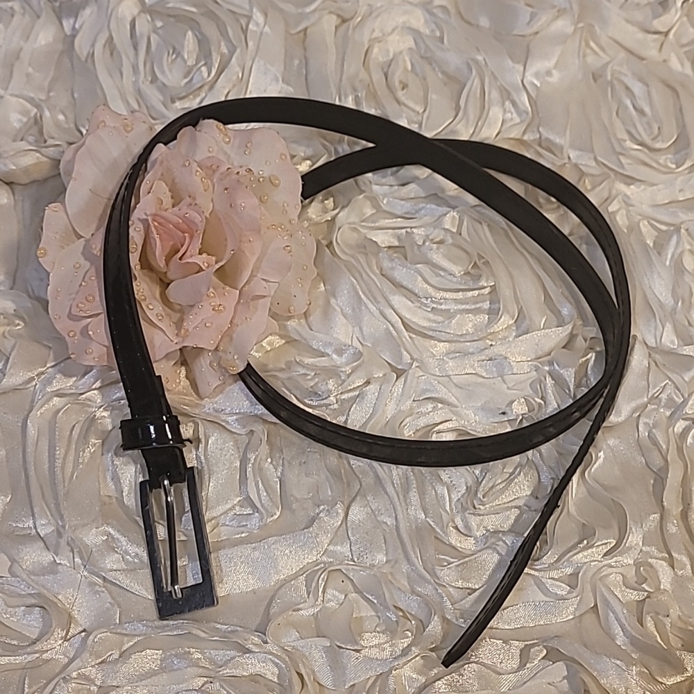 Womens Belt Black Vinyl Thin.